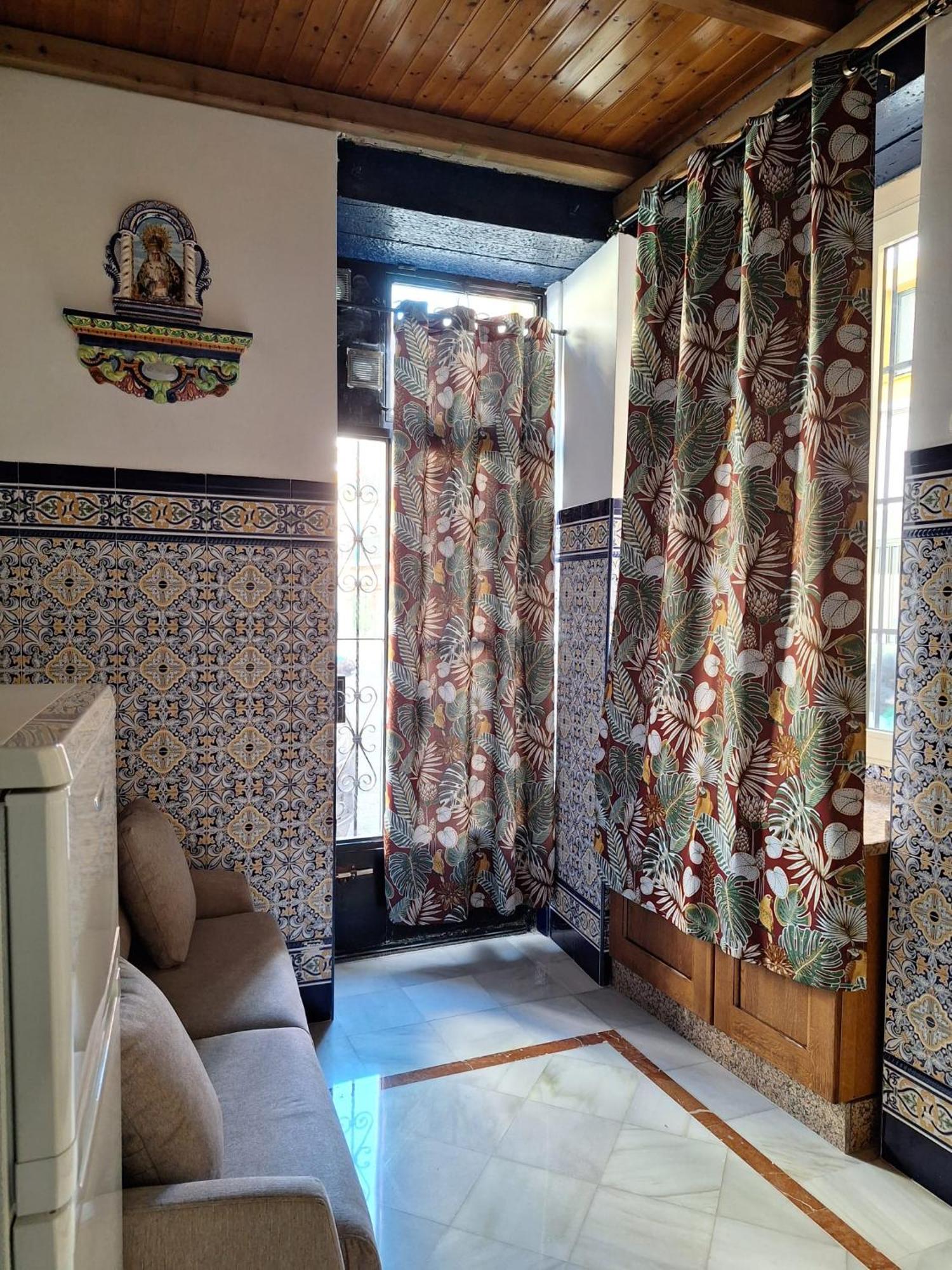 Apartamento Plaza San Roman Sevilla Bagian luar foto